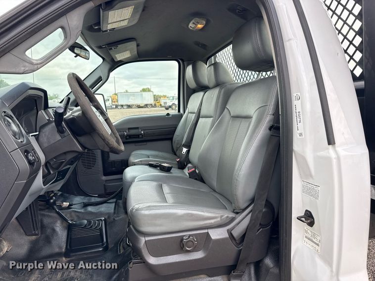 image for item EG5776 2013 Ford F550 flatbed truck