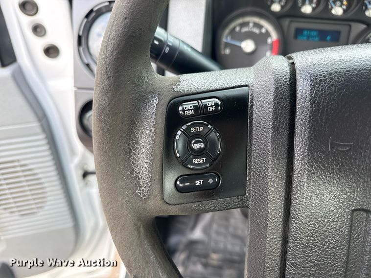 image for item EG5776 2013 Ford F550 flatbed truck