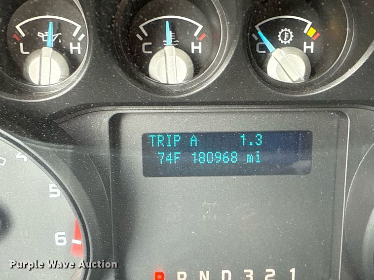 image for item EG5776 2013 Ford F550 flatbed truck