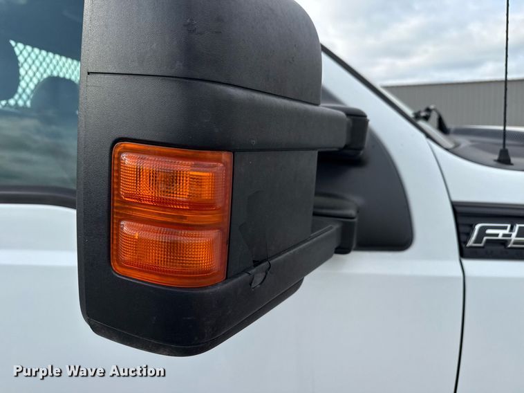 image for item EG5776 2013 Ford F550 flatbed truck