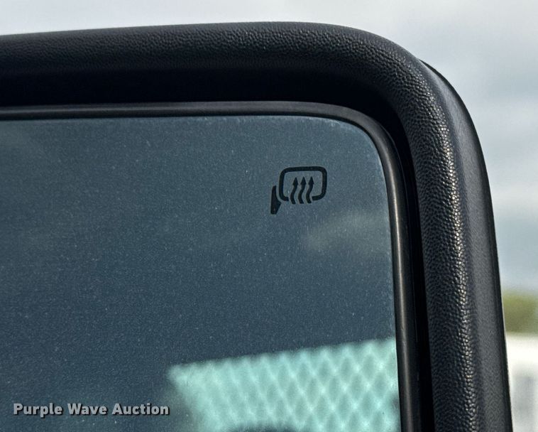 image for item EG5776 2013 Ford F550 flatbed truck