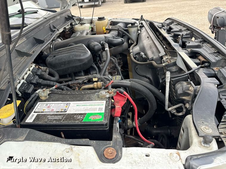 image for item EG5776 2013 Ford F550 flatbed truck