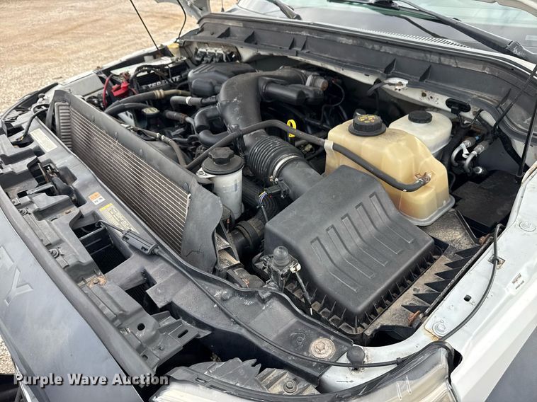 image for item EG5776 2013 Ford F550 flatbed truck