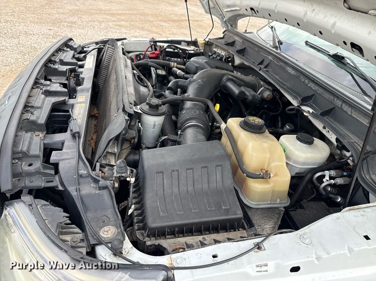 image for item EG5776 2013 Ford F550 flatbed truck