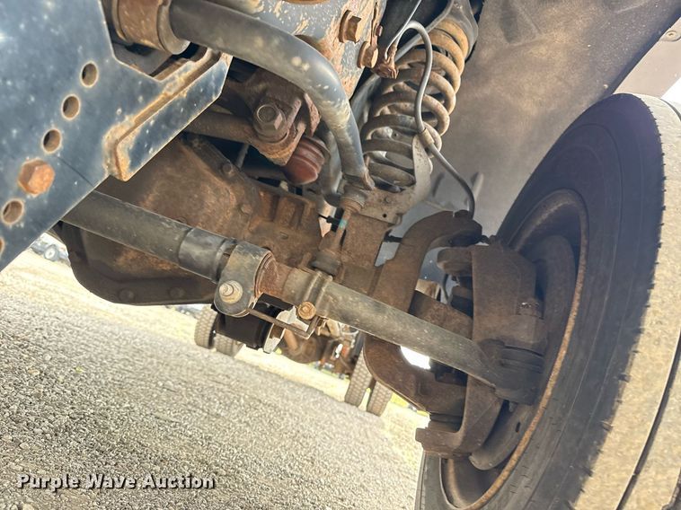 image for item EG5776 2013 Ford F550 flatbed truck