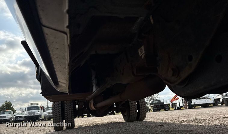 image for item EG5776 2013 Ford F550 flatbed truck