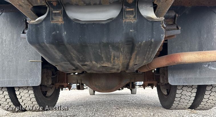 image for item EG5776 2013 Ford F550 flatbed truck