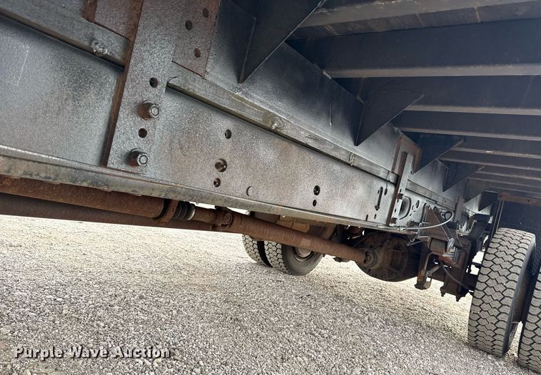 image for item EG5776 2013 Ford F550 flatbed truck