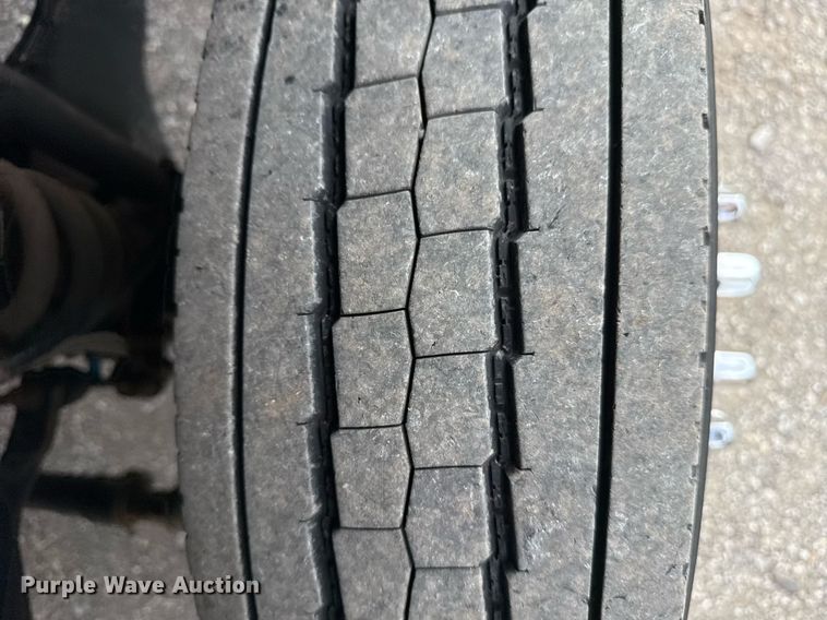 image for item EG5776 2013 Ford F550 flatbed truck