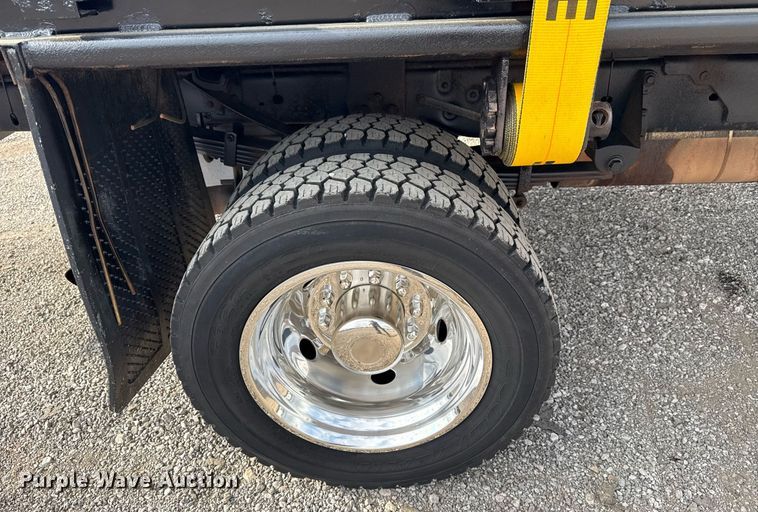 image for item EG5776 2013 Ford F550 flatbed truck