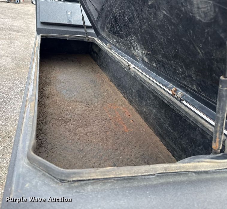 image for item EG5780 2019 Ford F350 Super Duty Crew Cab flatbed pickup truck