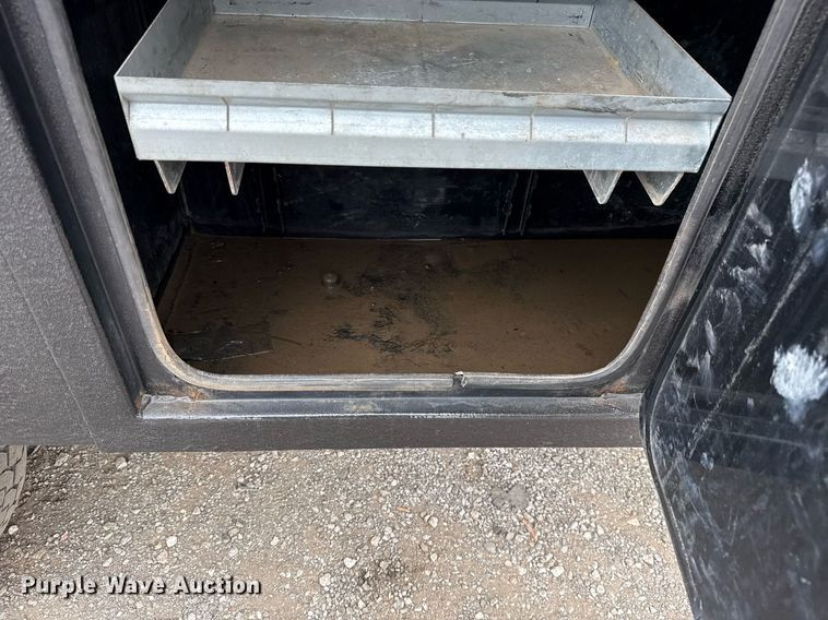 image for item EG5780 2019 Ford F350 Super Duty Crew Cab flatbed pickup truck