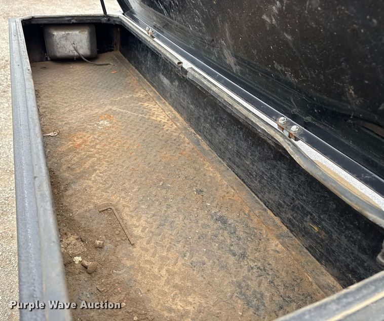 image for item EG5780 2019 Ford F350 Super Duty Crew Cab flatbed pickup truck