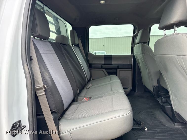 image for item EG5780 2019 Ford F350 Super Duty Crew Cab flatbed pickup truck