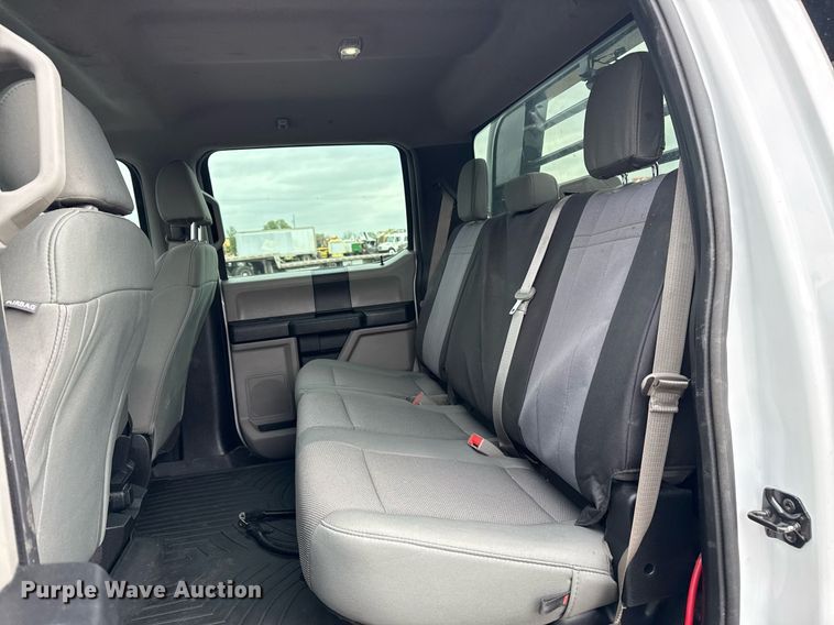 image for item EG5780 2019 Ford F350 Super Duty Crew Cab flatbed pickup truck