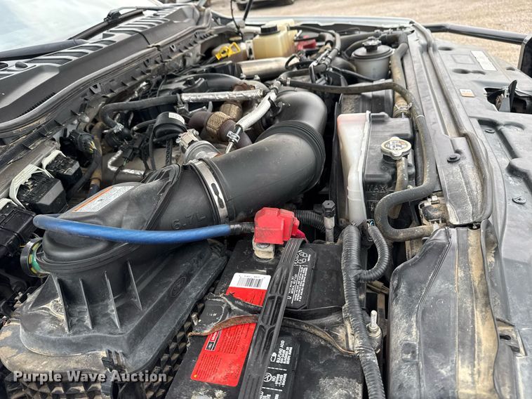 image for item EG5780 2019 Ford F350 Super Duty Crew Cab flatbed pickup truck