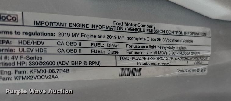 image for item EG5780 2019 Ford F350 Super Duty Crew Cab flatbed pickup truck