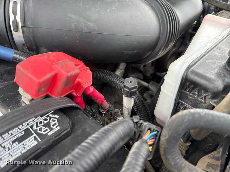 image for item EG5780 2019 Ford F350 Super Duty Crew Cab flatbed pickup truck