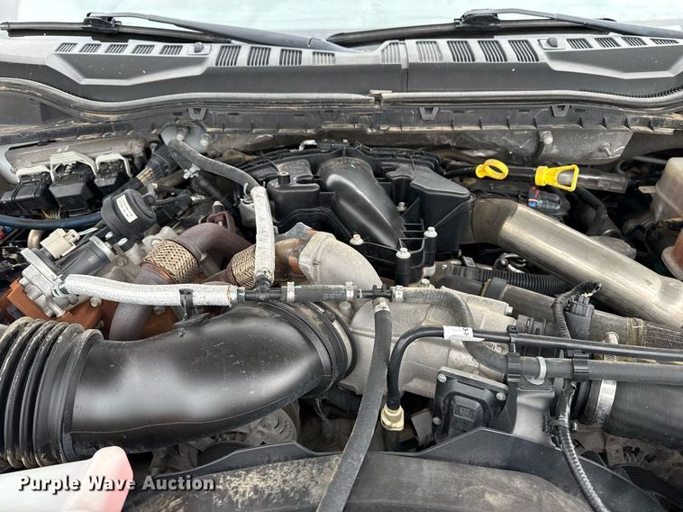 image for item EG5780 2019 Ford F350 Super Duty Crew Cab flatbed pickup truck