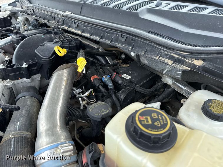 image for item EG5780 2019 Ford F350 Super Duty Crew Cab flatbed pickup truck