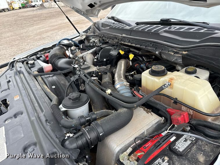 image for item EG5780 2019 Ford F350 Super Duty Crew Cab flatbed pickup truck