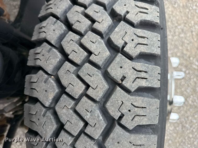 image for item EG5780 2019 Ford F350 Super Duty Crew Cab flatbed pickup truck