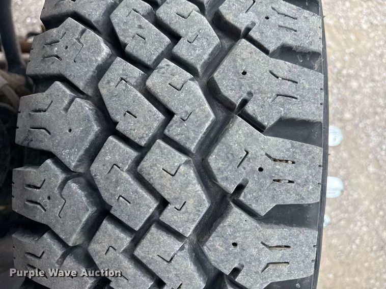 image for item EG5780 2019 Ford F350 Super Duty Crew Cab flatbed pickup truck