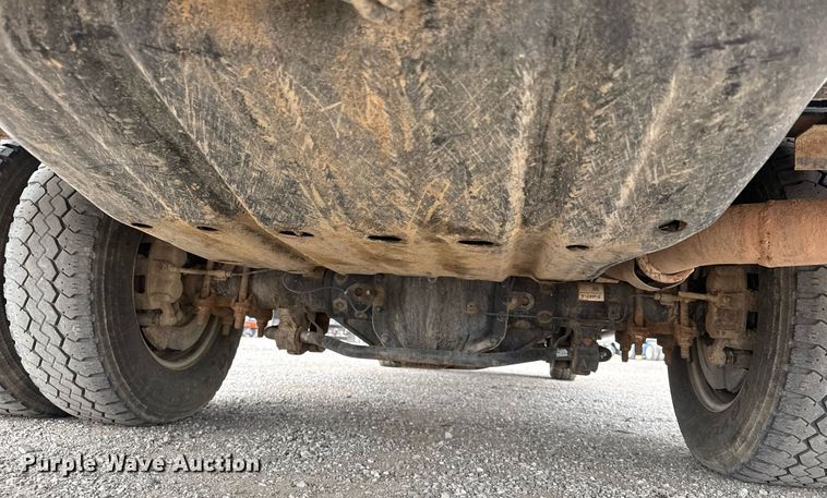 image for item EG5780 2019 Ford F350 Super Duty Crew Cab flatbed pickup truck