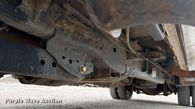 image for item EG5780 2019 Ford F350 Super Duty Crew Cab flatbed pickup truck