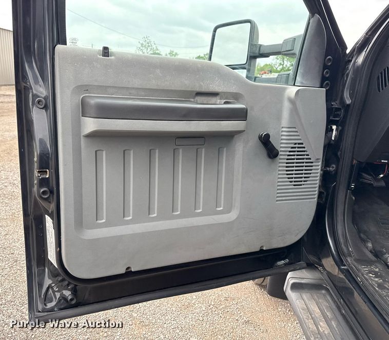 image for item EG5784 2014 Ford F550 box truck