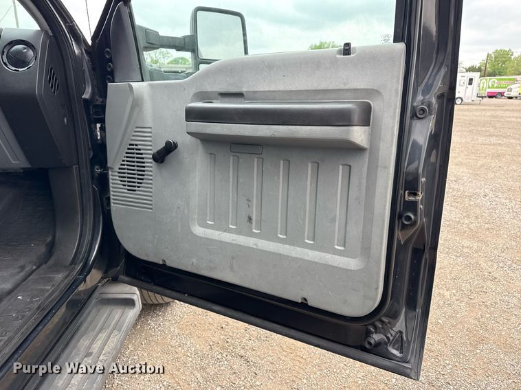 image for item EG5784 2014 Ford F550 box truck