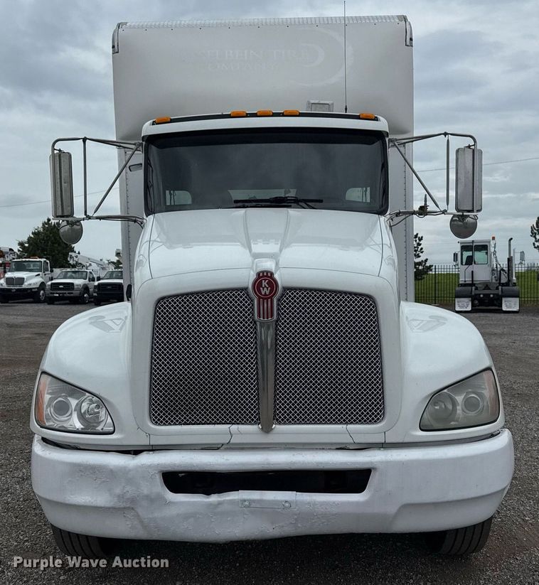 image for item EG5798 2019 Kenworth T370 box truck