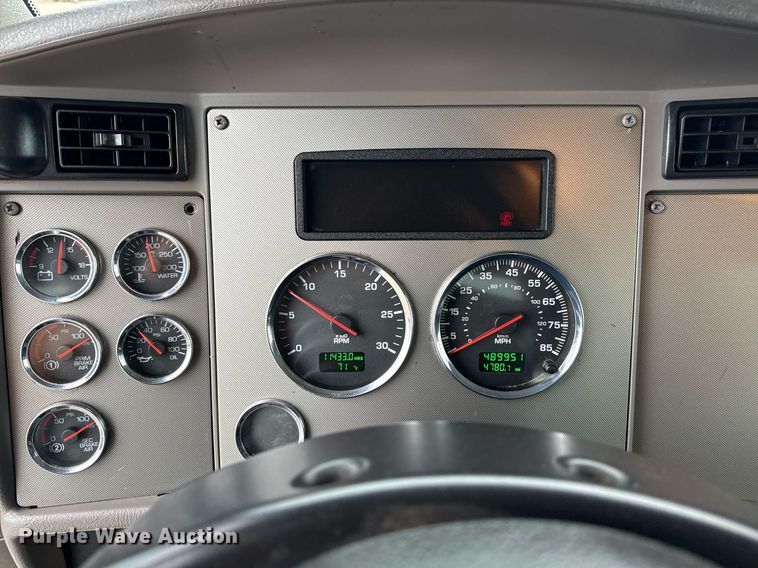 image for item EG5798 2019 Kenworth T370 box truck