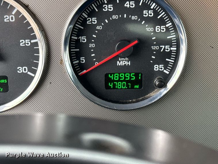 image for item EG5798 2019 Kenworth T370 box truck