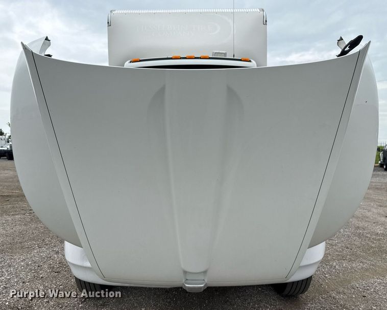 image for item EG5798 2019 Kenworth T370 box truck