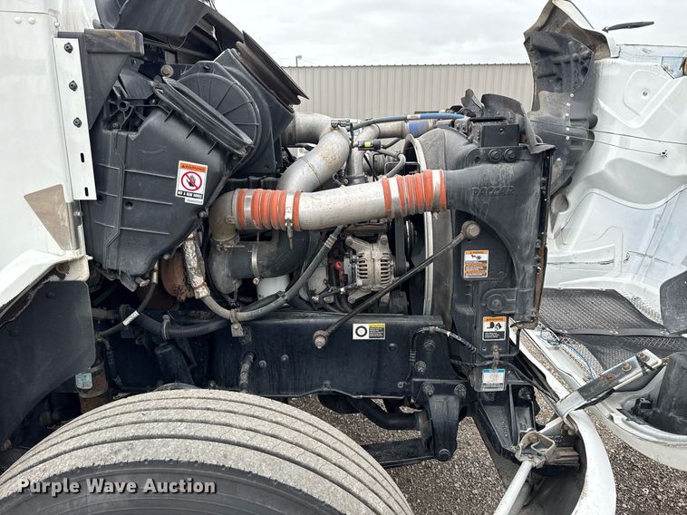 image for item EG5798 2019 Kenworth T370 box truck