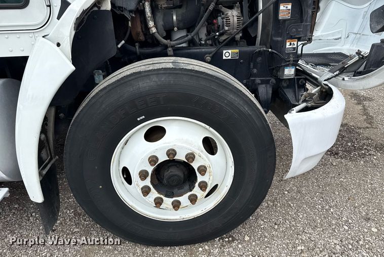 image for item EG5798 2019 Kenworth T370 box truck