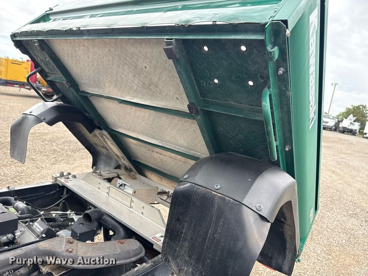 image for item EG5805 2007 Kawasaki Mule 3010 utility vehicle