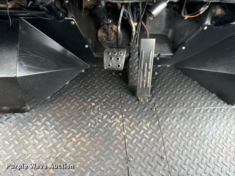 image for item EG5805 2007 Kawasaki Mule 3010 utility vehicle