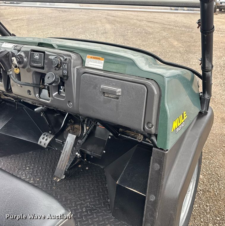 image for item EG5805 2007 Kawasaki Mule 3010 utility vehicle