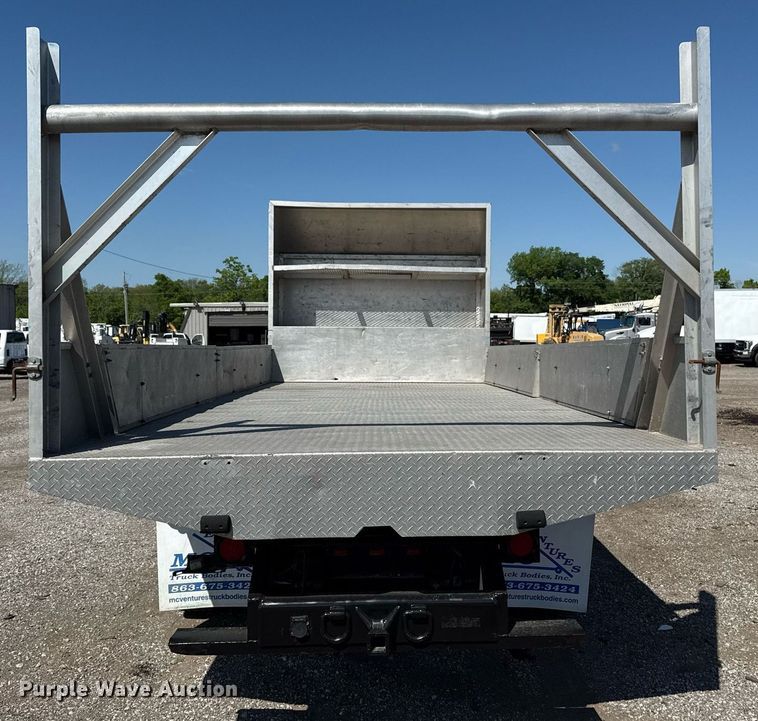 image for item EG5813 2013 International 4400 Crew Cab dump flatbed truck