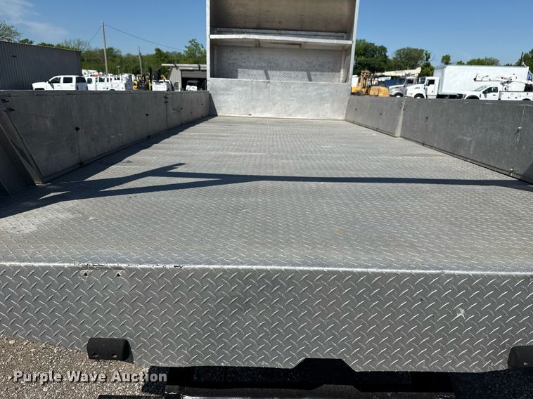 image for item EG5813 2013 International 4400 Crew Cab dump flatbed truck