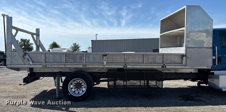 image for item EG5813 2013 International 4400 Crew Cab dump flatbed truck