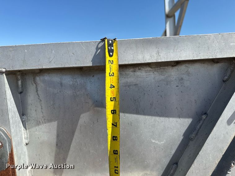 image for item EG5813 2013 International 4400 Crew Cab dump flatbed truck