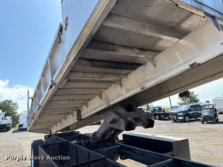 image for item EG5813 2013 International 4400 Crew Cab dump flatbed truck