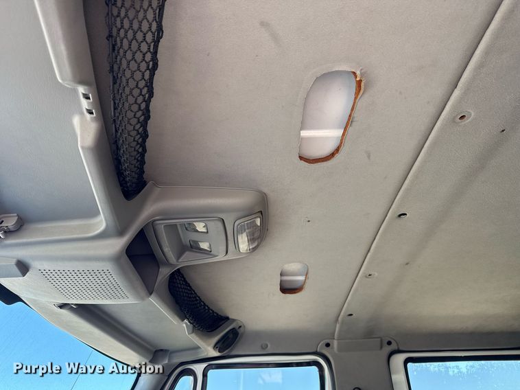 image for item EG5813 2013 International 4400 Crew Cab dump flatbed truck