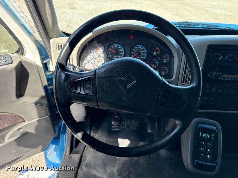 image for item EG5813 2013 International 4400 Crew Cab dump flatbed truck