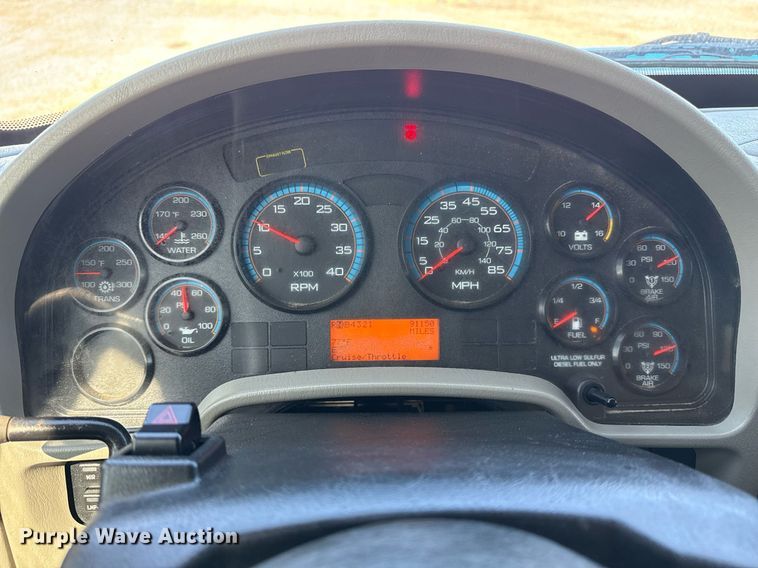 image for item EG5813 2013 International 4400 Crew Cab dump flatbed truck