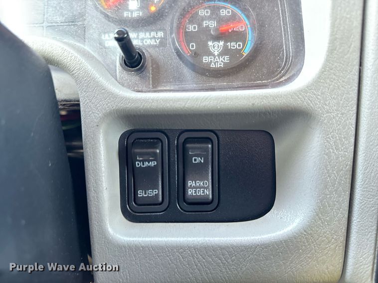 image for item EG5813 2013 International 4400 Crew Cab dump flatbed truck