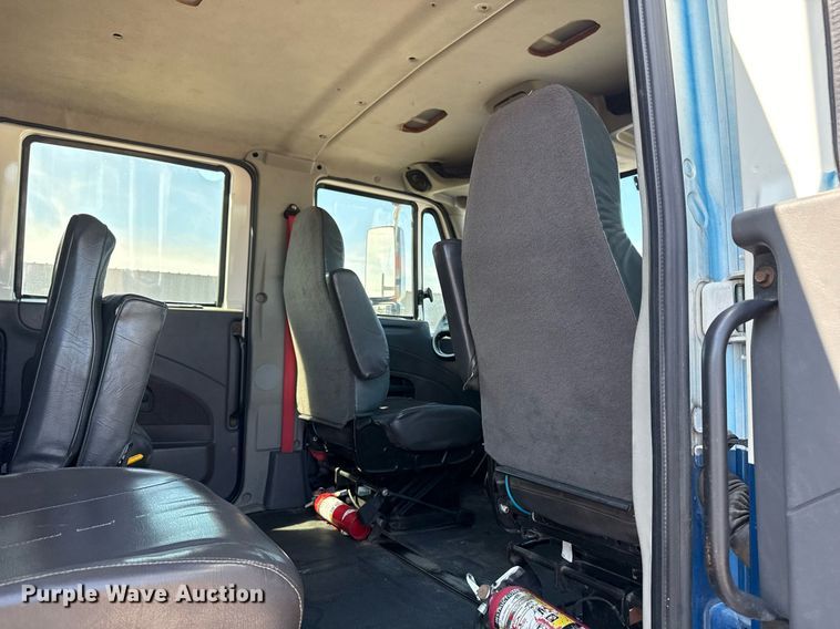 image for item EG5813 2013 International 4400 Crew Cab dump flatbed truck